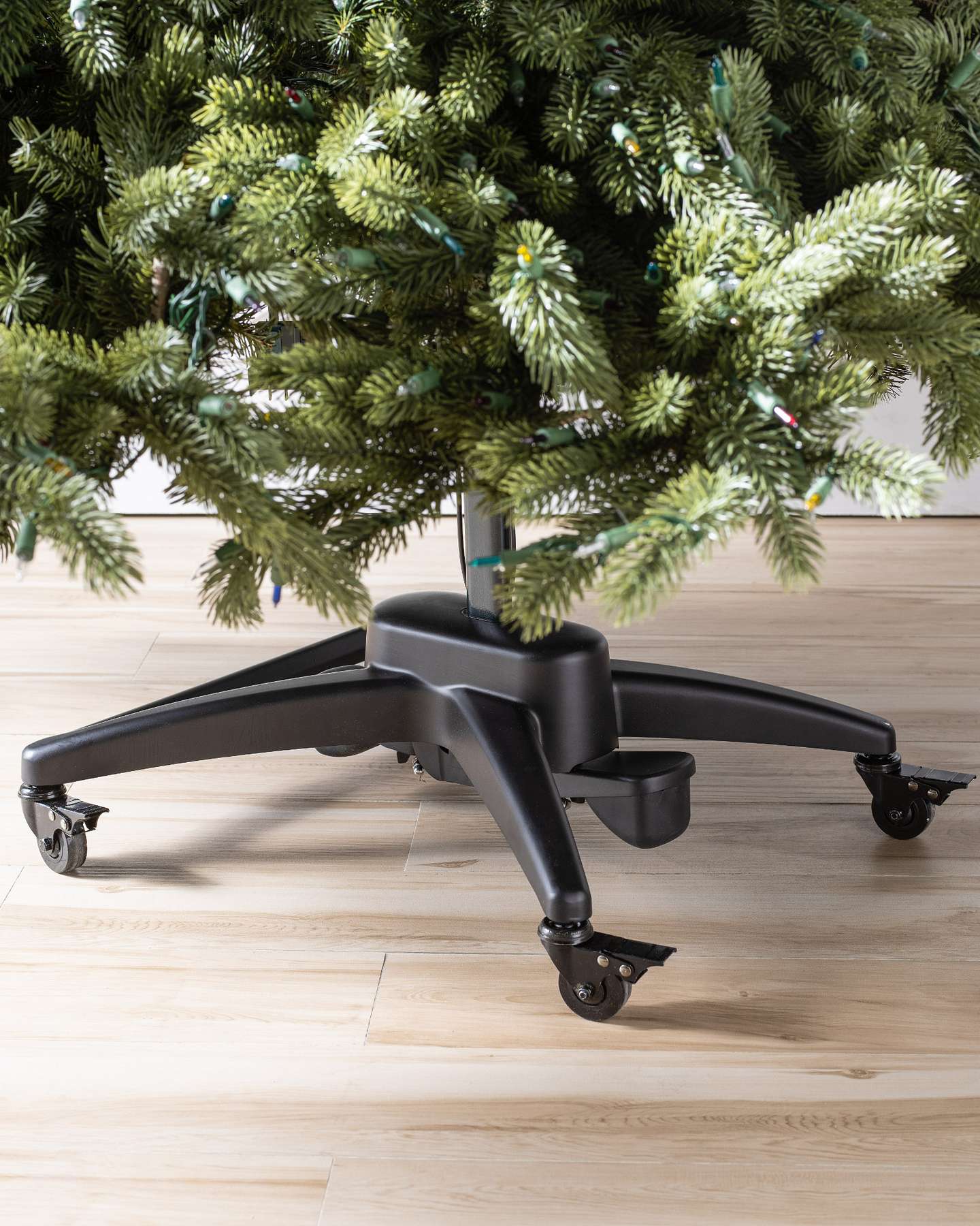Flip Tree Stand v2 by Balsam Hill SpFeat 10