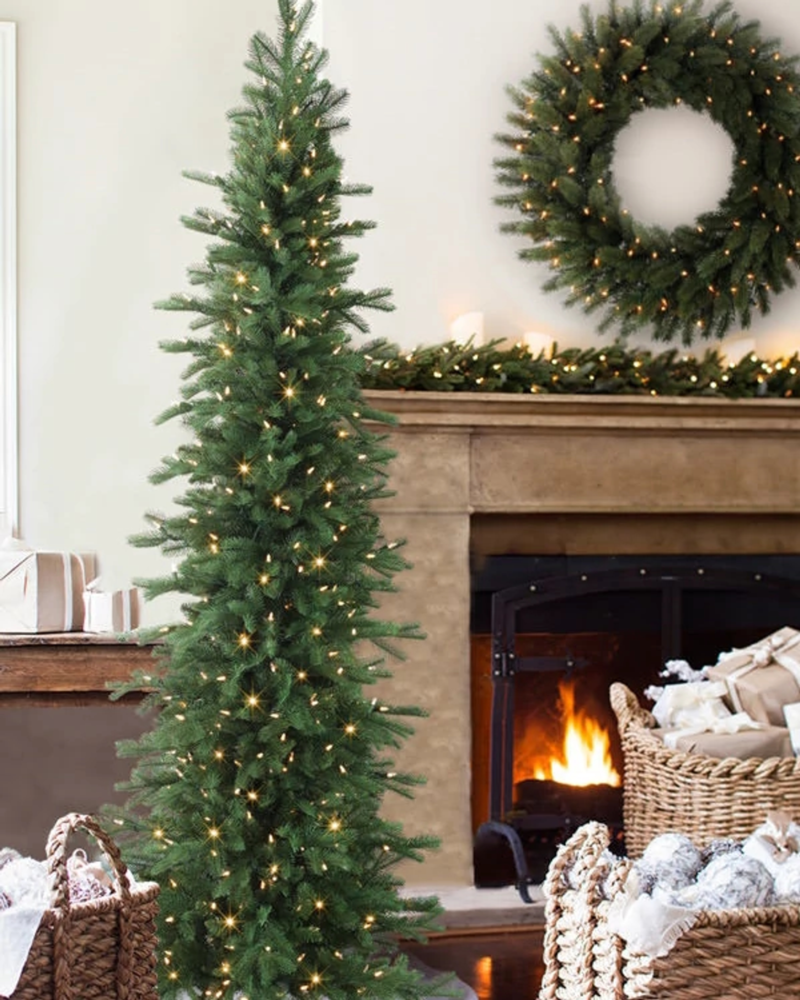 Künstliche Weihnachtsbäume – Schmale Weihnachtstannen