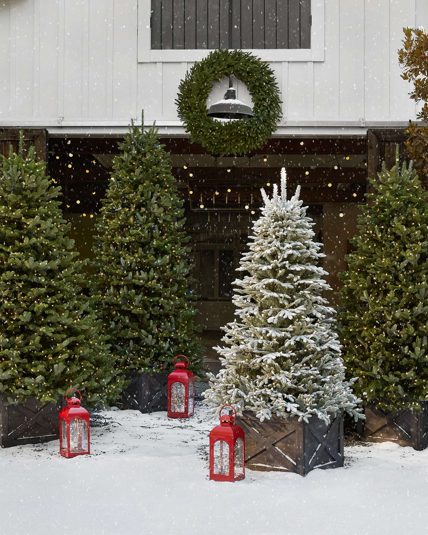 Balsam Hill Fraser Fir Artificial Christmas Tree Stylish Christmas Setting