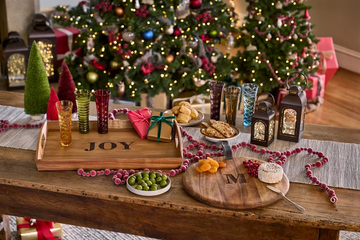 Christmas charcuterie board tablescape