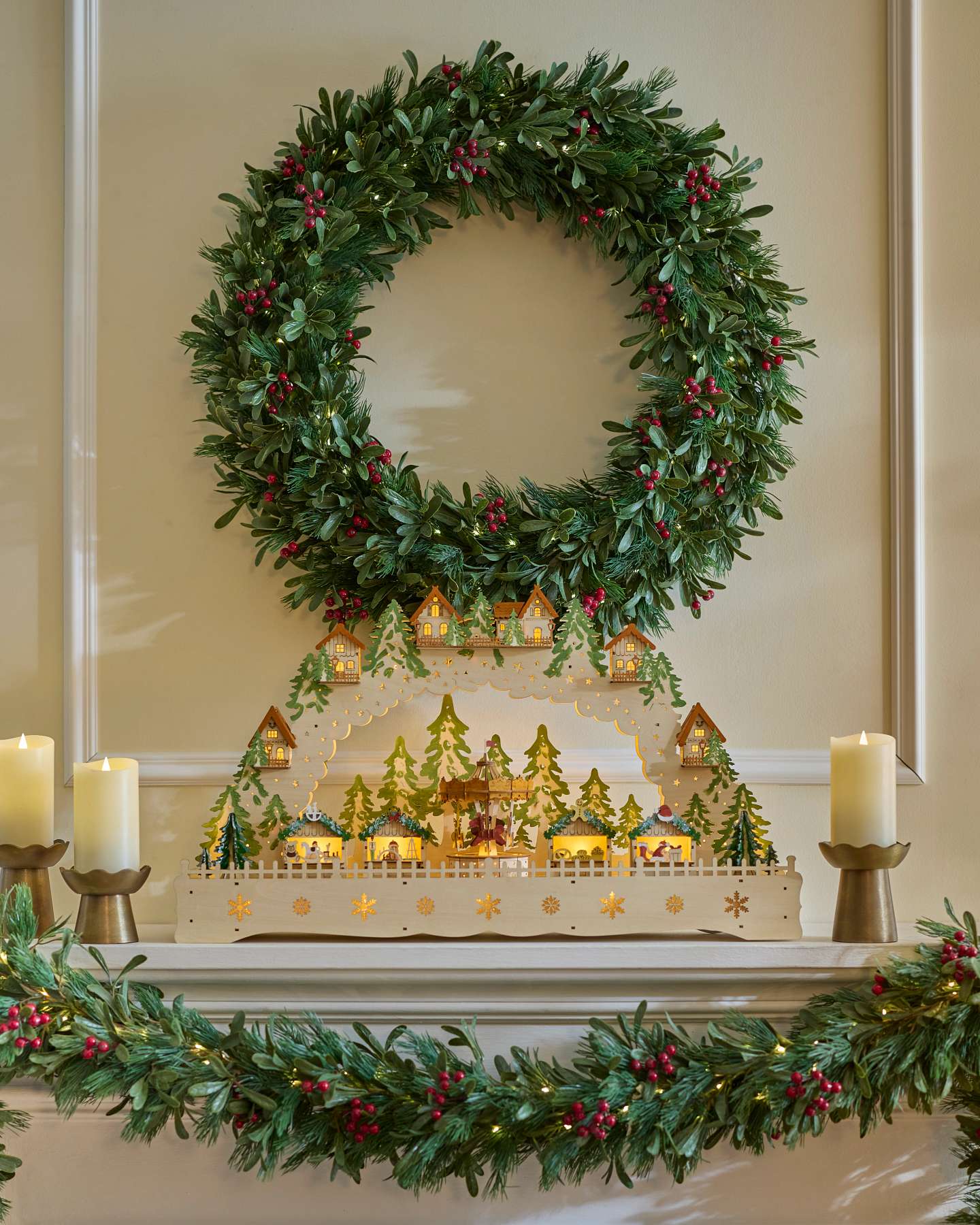 Red Berry Mistletoe Wreath