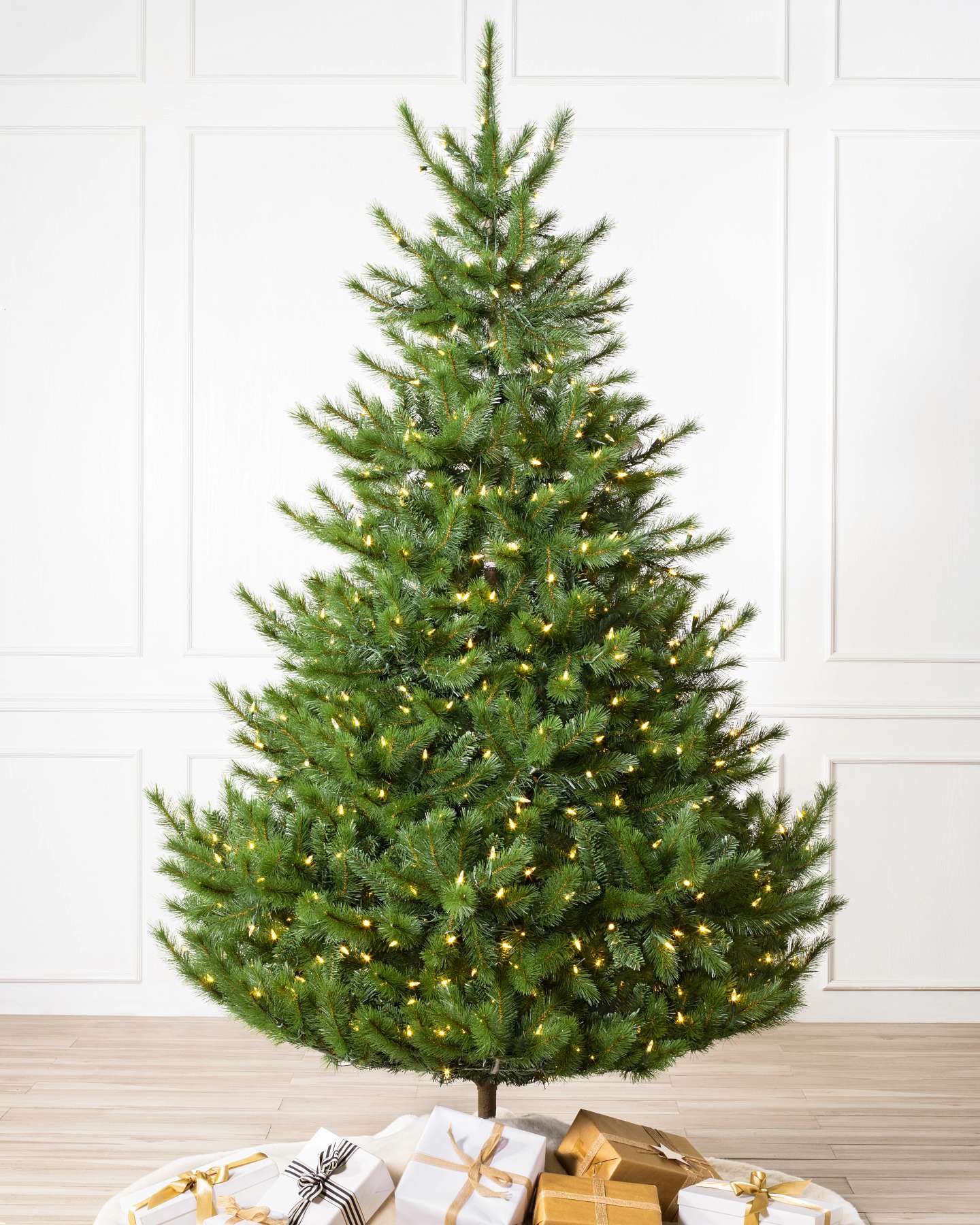 Balsam Hill Nordmanntanne Standard, LED-Lichter | Showcase UK Edition