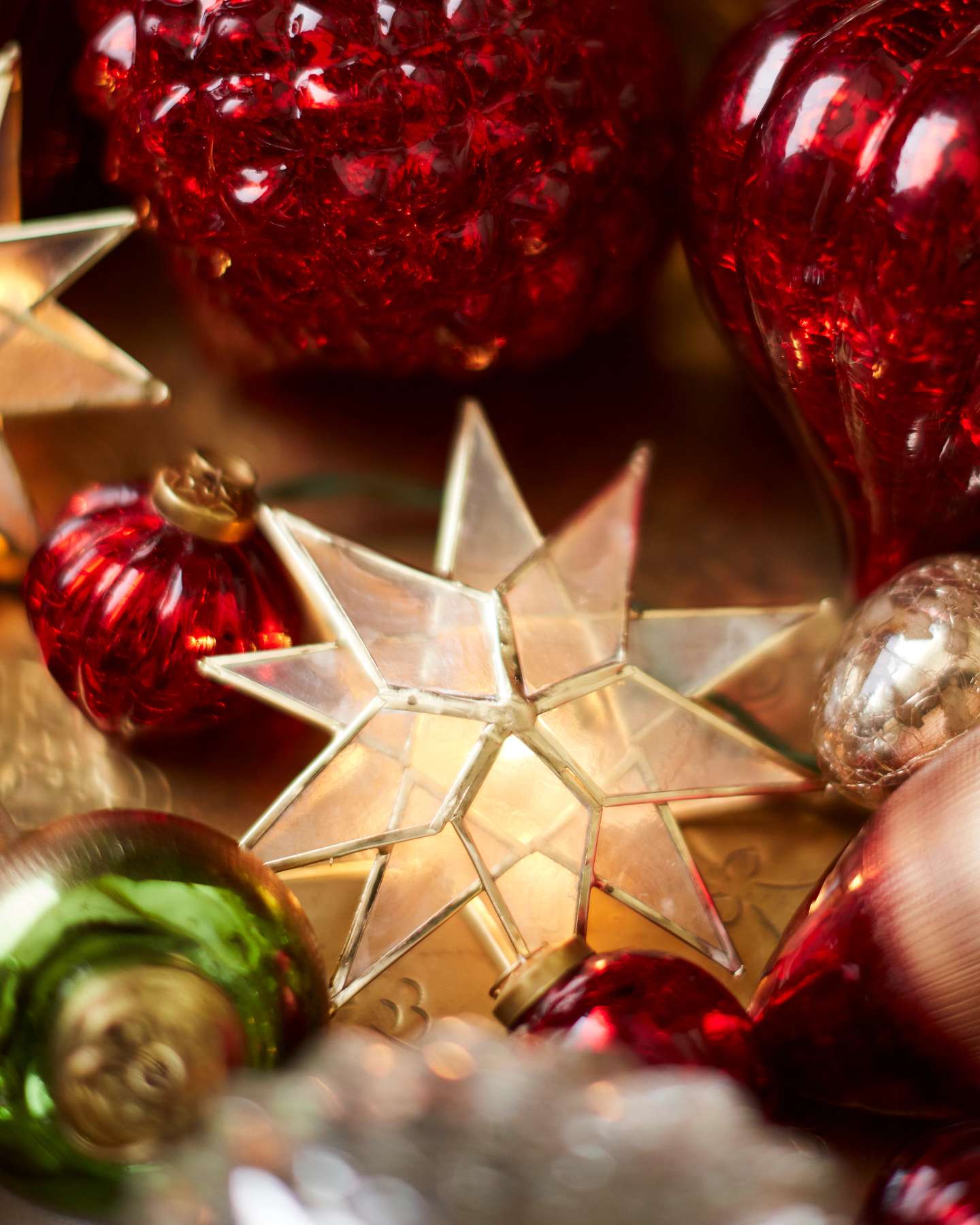 Capiz Star Lighted Garland by Balsam Hill Lifestyle 20