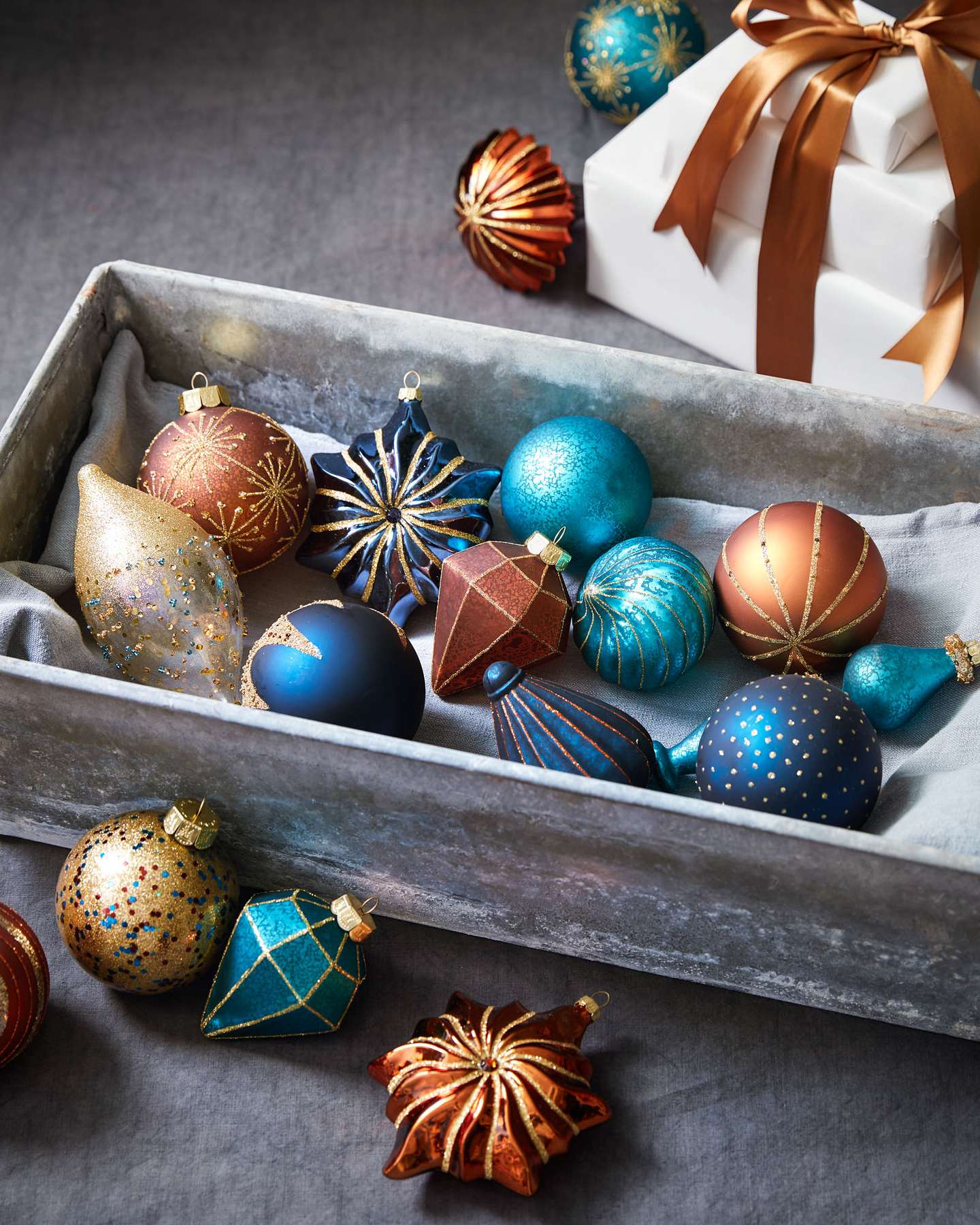 Balsam Hill Georgetown Bauble Set 35-Pieces Classic Christmas Aesthetic
