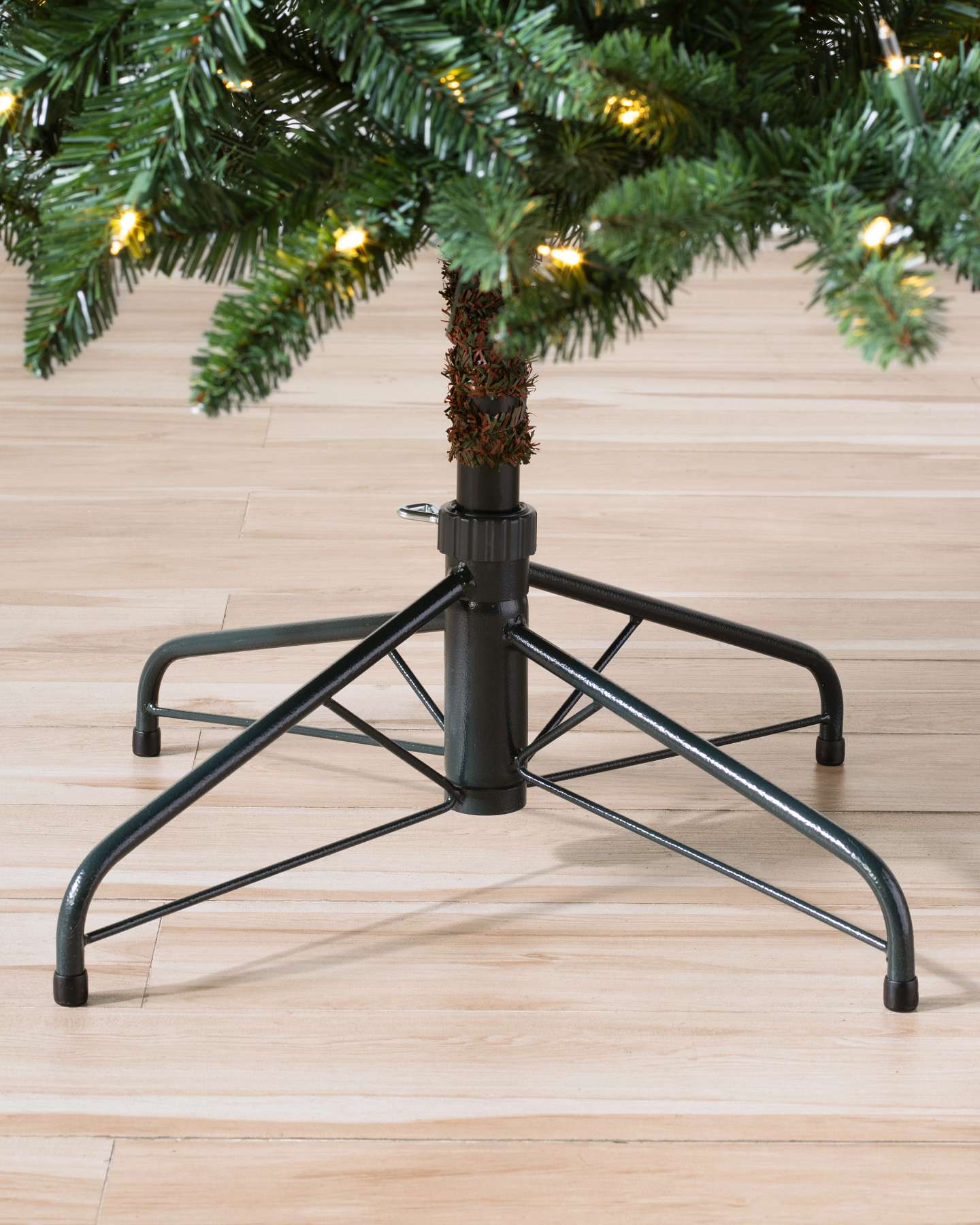 Balsam Hill Classic Evergreen Spruce Artificial Christmas Tree Stand Special Feature