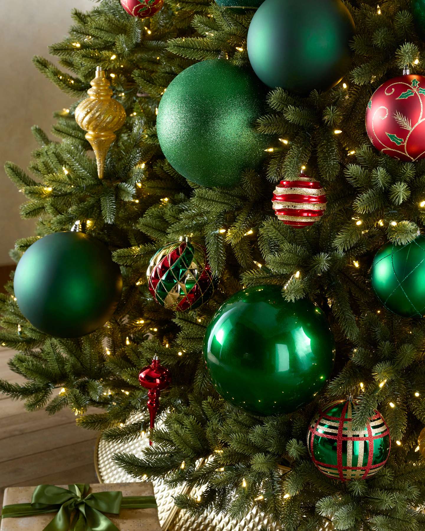 Merry Mix Shatter-Resistant Ornament Set