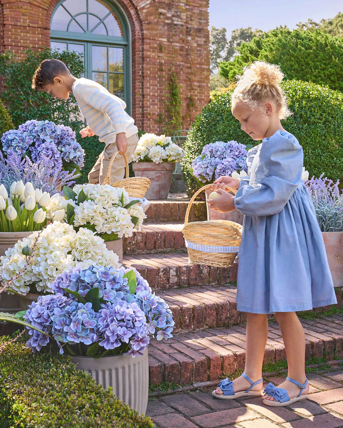 Balsam Hill Outdoor Hydrangea Harmony Artificial Spring Foliage Floral Arrangement