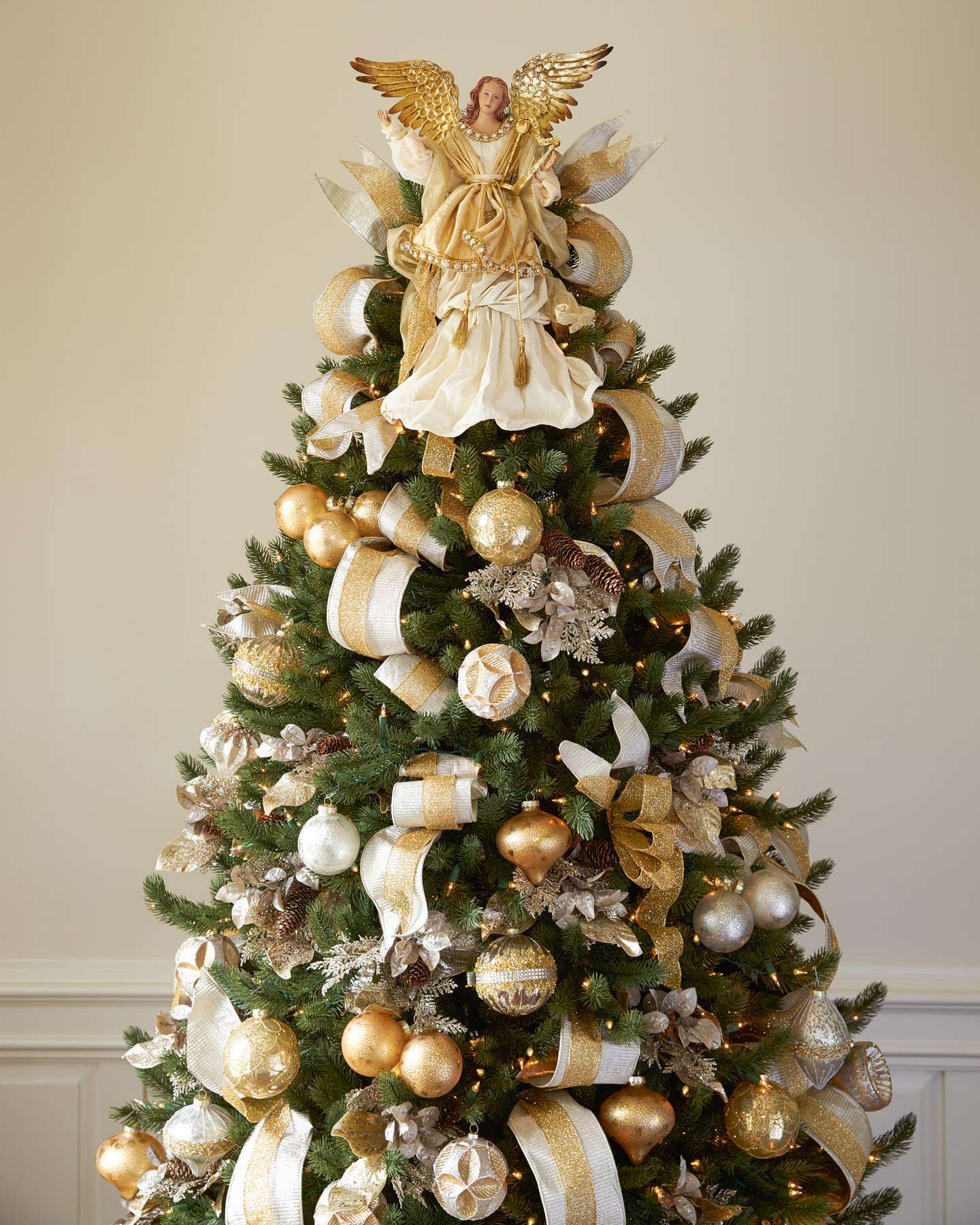Ange doré pour cime de sapin de Noël