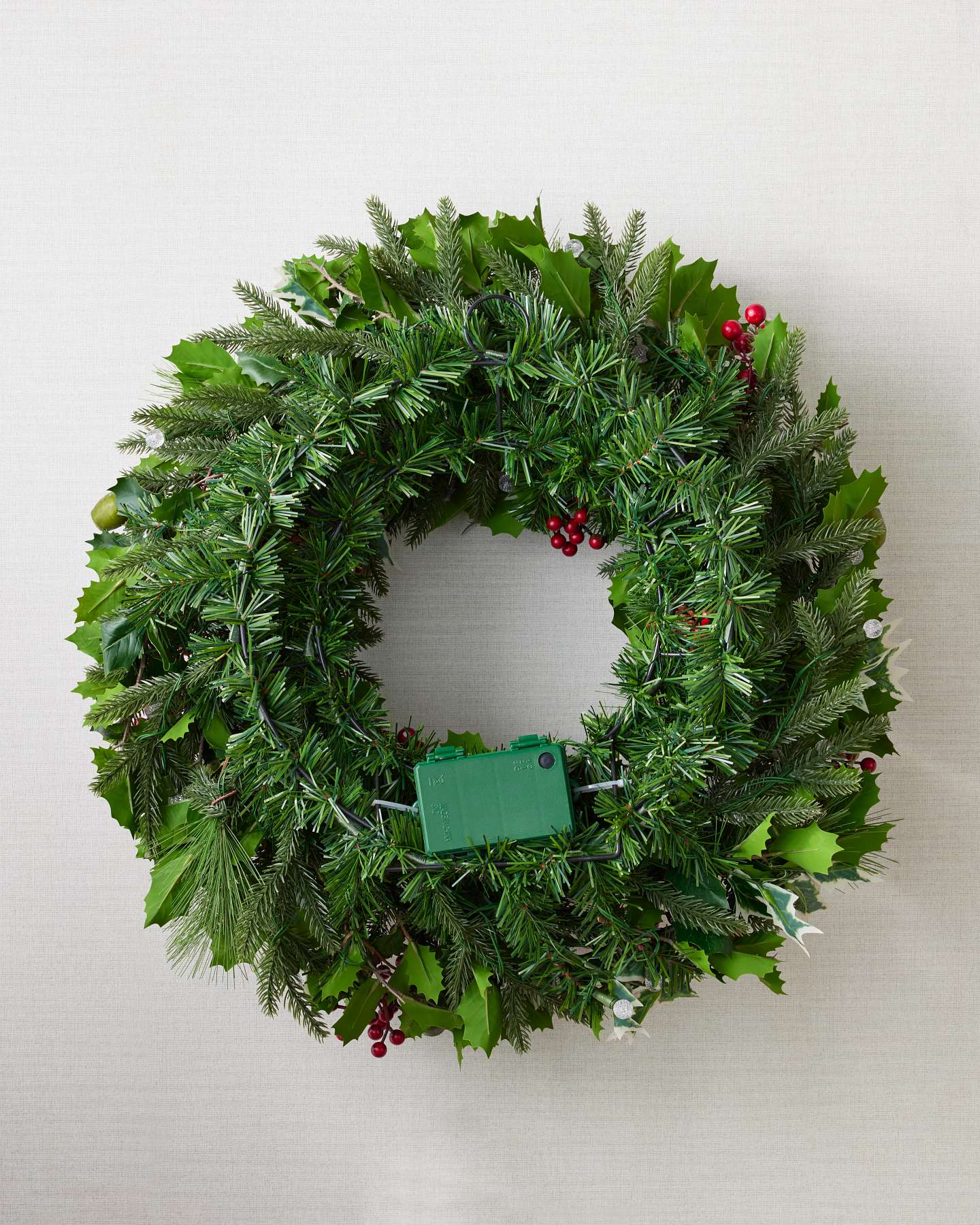 Balsam Hill 71 cm Kranz mit Mistelzweigen und Beeren | Detail