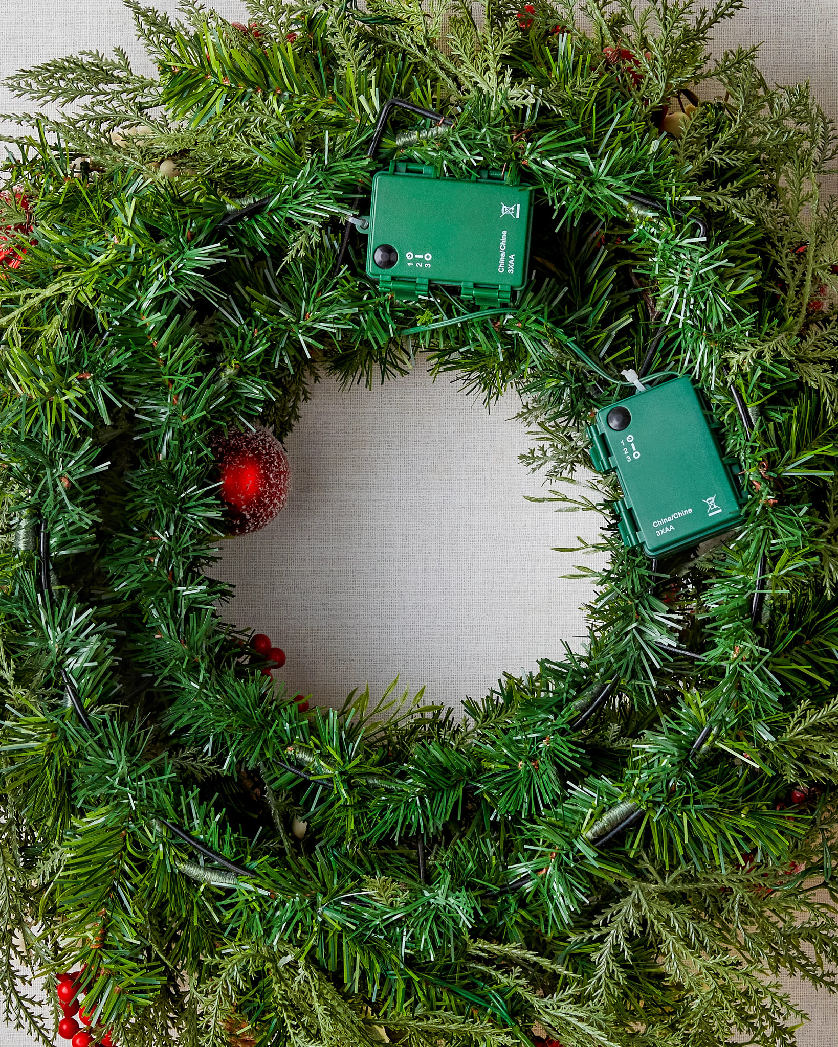 Outdoor Lit Nordic Splendor Artificial Christmas Wreath | Balsam Hill