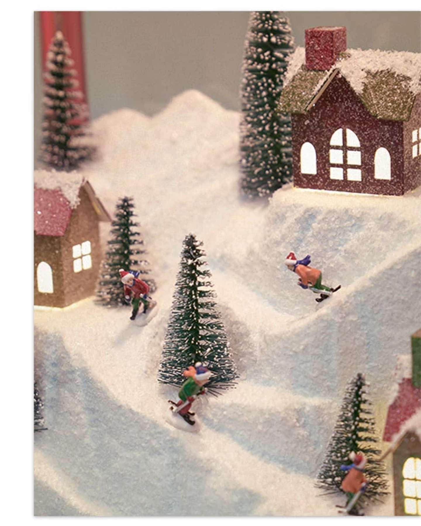Balsam Hill Alpine Ski Mountain Lantern Stunning Festive Display