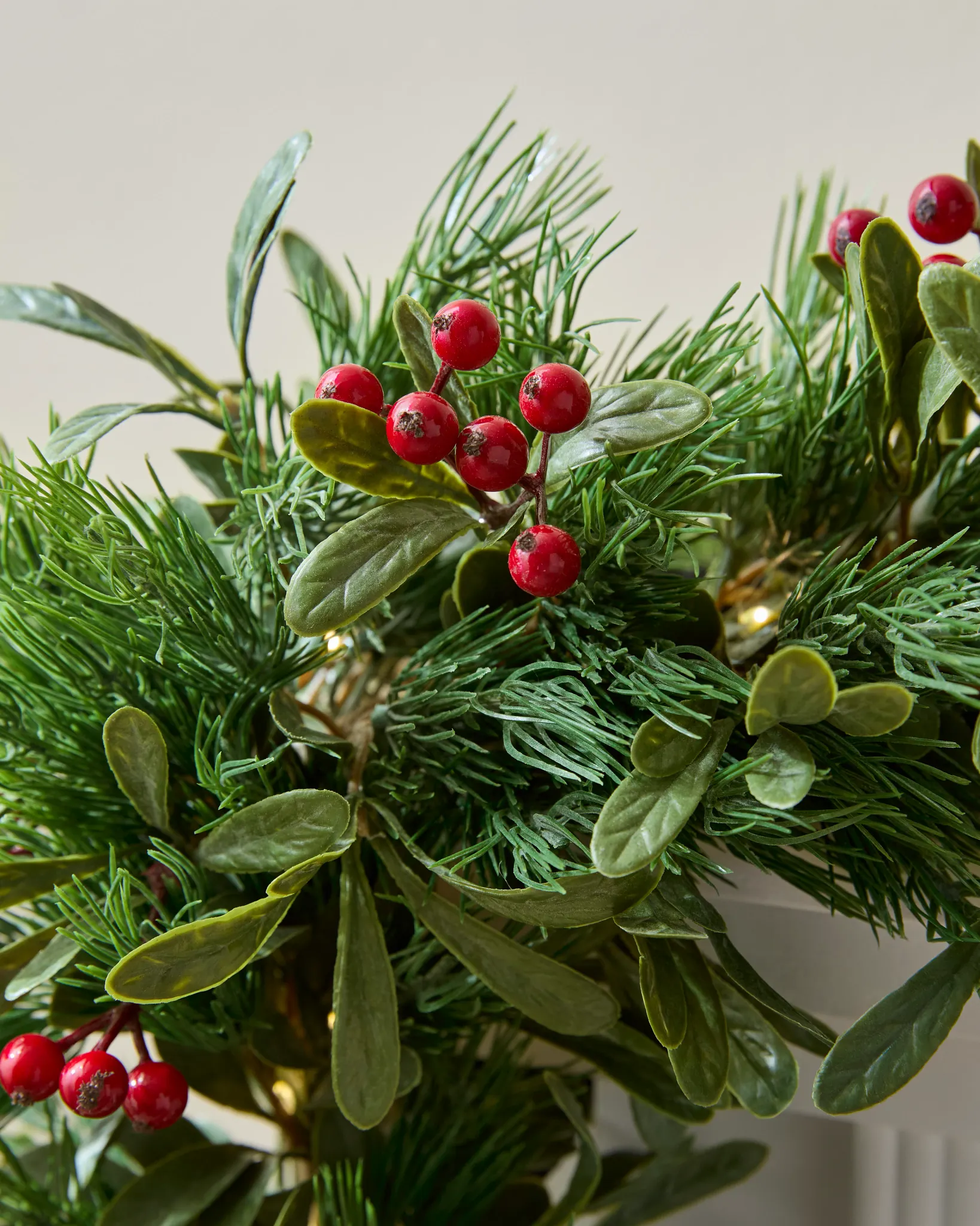 Red Berry Mistletoe Garland