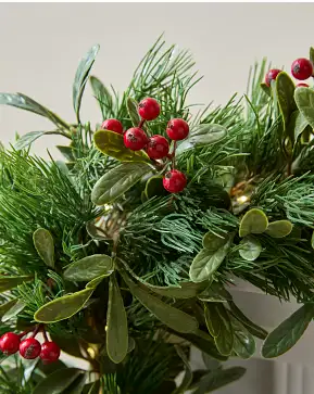 Red Berry Mistletoe Garland Red Berry Mistletoe Garland