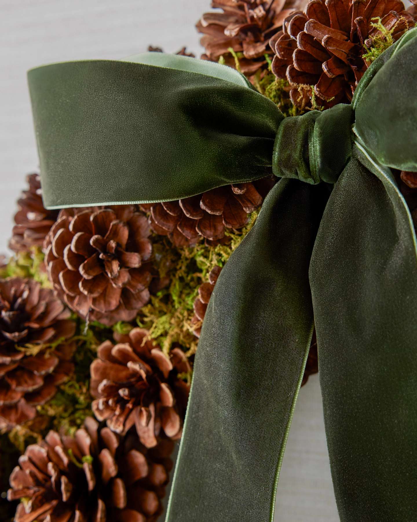 Balsam Hill Weihnachtskranz im englischen Landhausstil 45 cm unbeleuchtet | Nahaufnahme