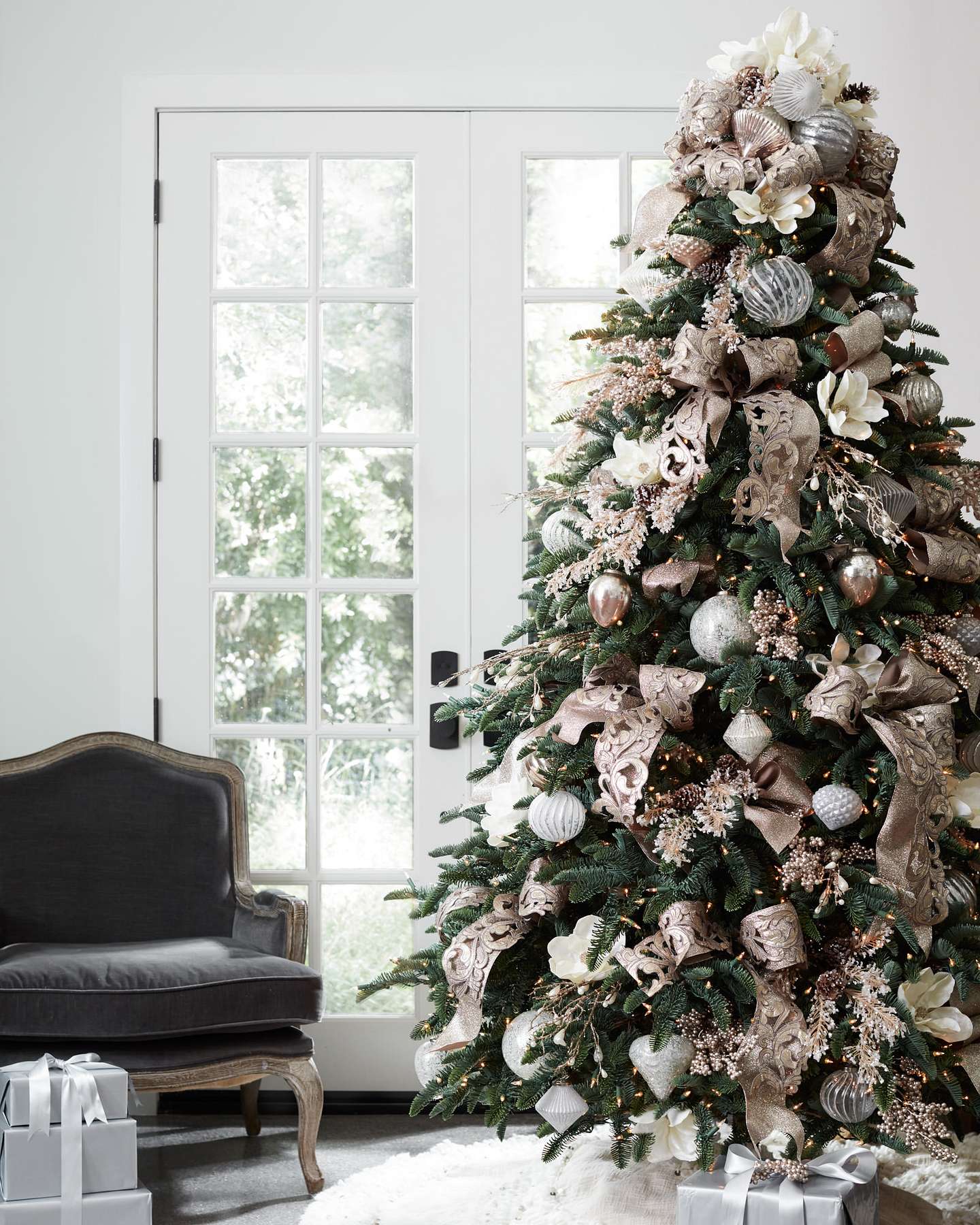 Balsam Hill Weihnachtskugel-Kollektion Winter in Paris