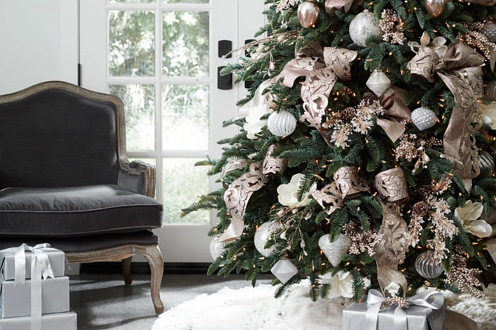 How To Put Decorative Ribbon on a Christmas Tree | Balsam Hill