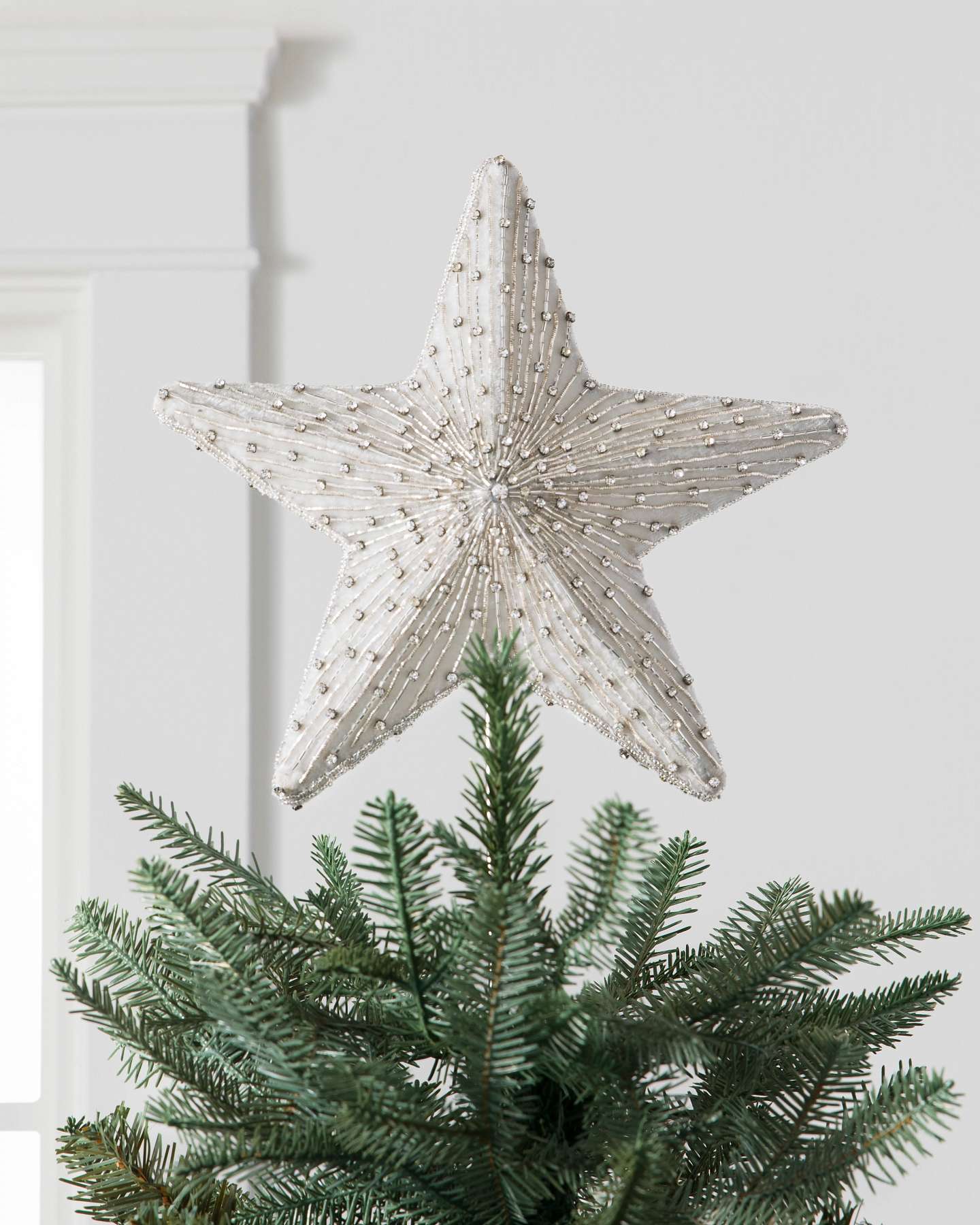 Balsam Hill White Jeweled Star Artificial Christmas Tree Topper Display